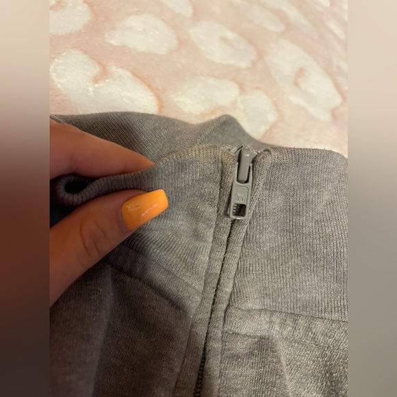 PINK sweatshirt - Picture 3 of 3